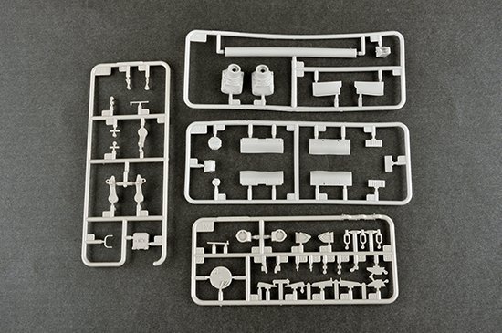 Trumpeter 09525 Russian T-80U MBT 1/35