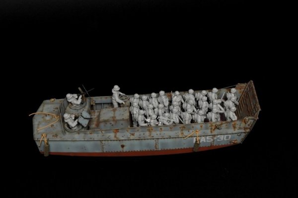 Italeri 6524 LCVP with U.S. INFANTRY (1:35)