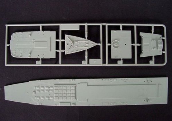 Trumpeter 05710 USSR Navy P. Velikiy Battle Cruiser 1/700