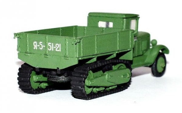 Zebrano 72107 ZIS-22M half-truck 1/72