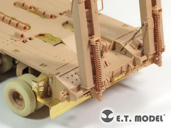 E.T. Model E35-133 Modern U.S. M1000 Heavy Equipment Trailer (For HOBBY BOSS 85502) (1:35)