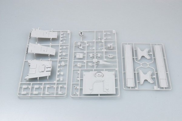 Trumpeter 04522 Russian Cruiser Pyotr Velikiy (1:350)
