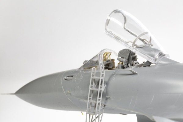 MiniBase 8001 SU-33 Flanker-D 1/48