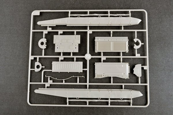 Trumpeter 09610 Russian T-72B3 with 4S24 Soft Case ERA &amp; Grating Armour 1/35