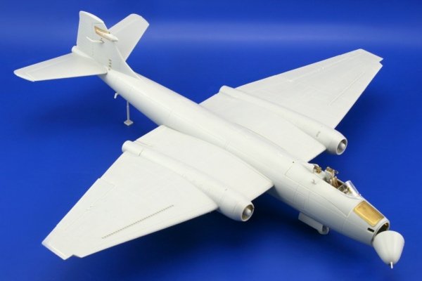 Eduard 49437 Canberra PR.9 S. A. 1/48 Airfix