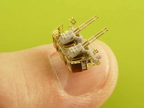 Master SM-350-094 USN 40 mm/56 Bofors quadruple mount ver.2 / with Mk-51 director - (resin, PE and turned parts) - (6pcs) 1:350 