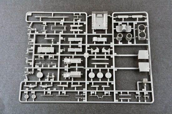 Trumpeter 01673 Su-24M Fencer-D