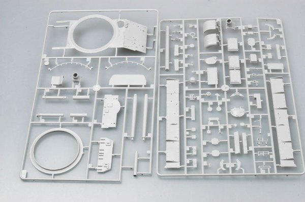Trumpeter 00376 Soviet T-62 Main Battle Tank Mod.1962 (1:35)