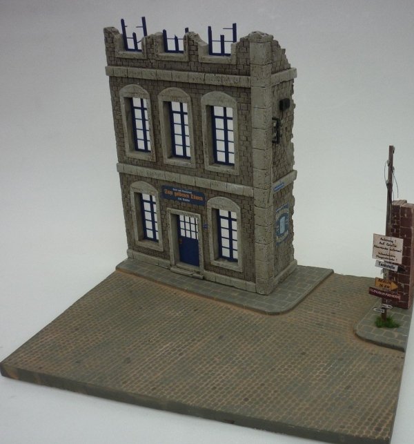 RT-Diorama 35197 Diorama-Base: &quot;Street Corner&quot; 1/35