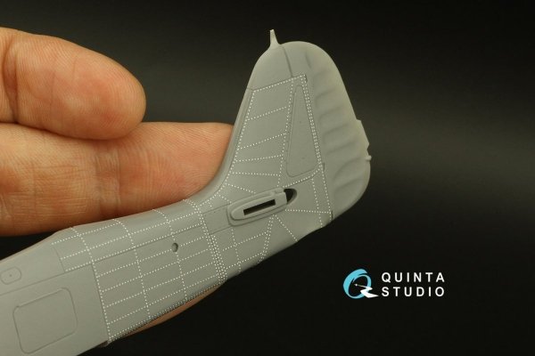 Quinta Studio QRV-017 Single riveting rows (rivet size 0.20 mm, gap 0.8 mm, suits 1/32 scale), White color, total length 5,8 m/19 ft