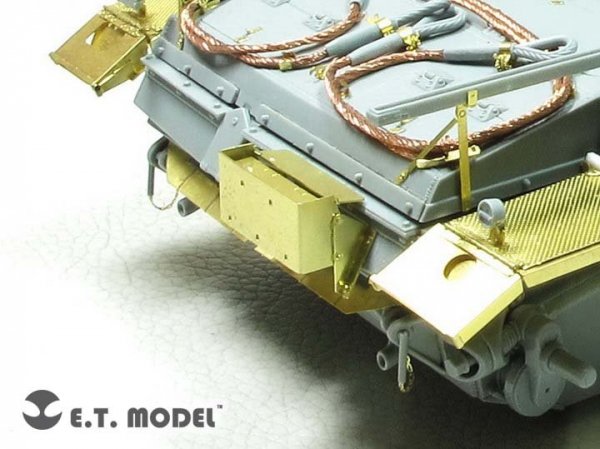 E.T. Model EA35-119 WWII German Panzer Smoke Candle Rack (Late version) 1/35