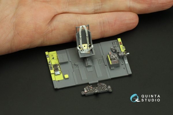 Quinta Studio QD48443 P-47B Thunderbolt 3D-Printed coloured Interior on decal paper (Dora Wings) 1/48
