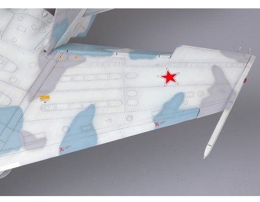 Trumpeter 02270 Su-27UB Flanker-C (1:32)