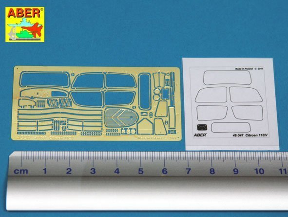 Aber 48047 Citroen Traction 11 CV Staff car (1:48)