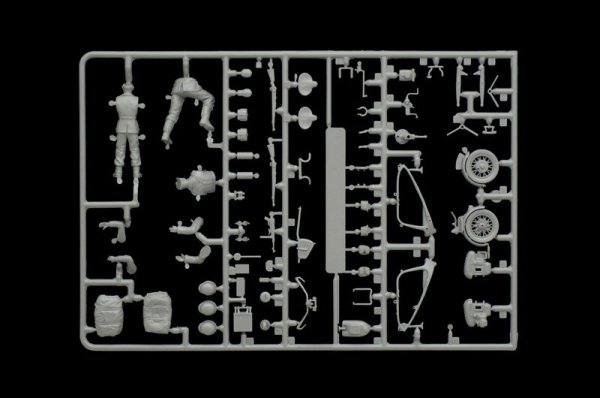 Italeri 0317 ZUNDAPP KS750 WITH SIDECAR (1:35)