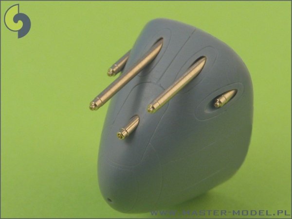 Master AM-48-023 P-38 Lightning late type armament (.50 cal Brownings with covered cooling jackets, 20mm cannon tips) (1:48)