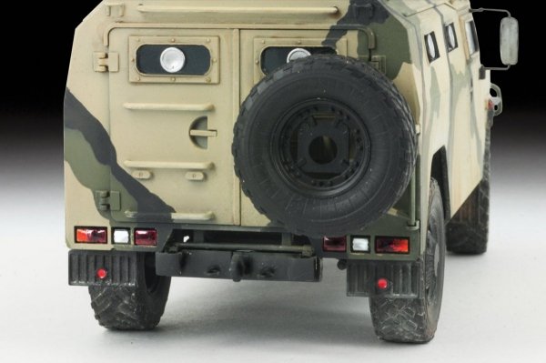 Zvezda 3682 GAZ with AT missile system Kornet D (1:35)