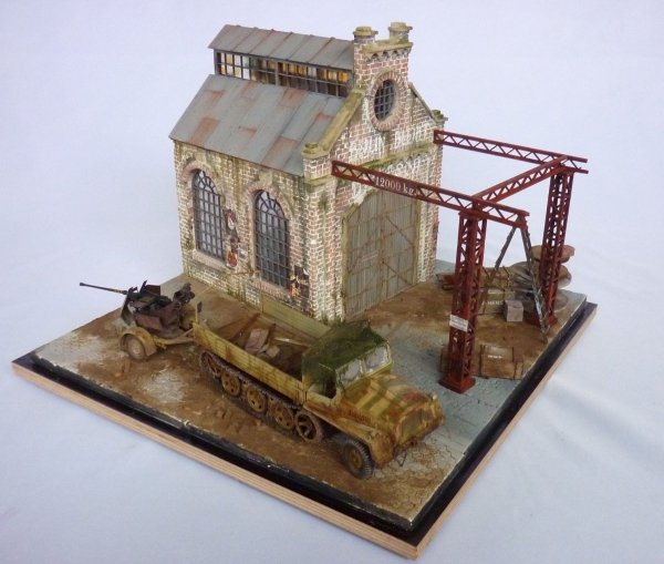 RT-Diorama 35292 Diorama-Base: &quot;Railroad Shed&quot; 1/35