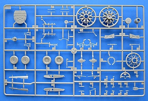 Hobby Boss 80386 F4U-4 Corsair Early Version (1:48)