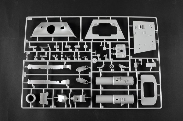 Trumpeter 00948 German Tiger II Heavy Tank - Porsche Turret Early Production 1/16