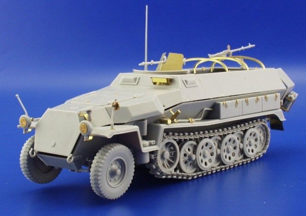 Eduard 35688 Sd. Kfz.251/1 Ausf. C 1/35 Dragon