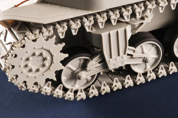 I Love Kit 61616 M4A1(76)W Medium Tank 1/16