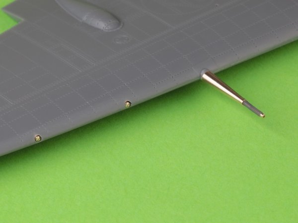 Master AM-72-177 Spitfire Mk.IIb/Vb -  lufy działek Hispano 20mm w osłonach i końcówki luf Browning .303 (do modelu Eduarda oraz IBG) 1/72