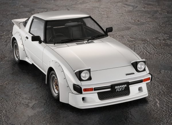 Hasegawa 20760 Mazda Savanna RX-7 (SA22C) Early Version 1/24