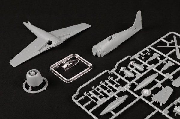 Hobby Boss 87269 F8F-2 Bearcat 1/72