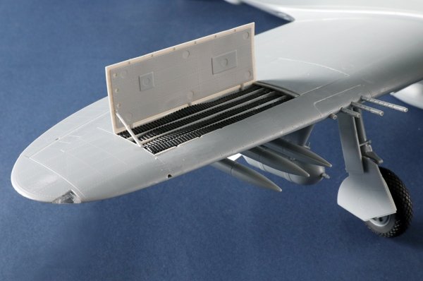 Trumpeter 02427 P-47D Thunderbolt Razorback 1/24