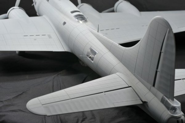 HK Models 01E04 B-17 Flying Fortress F and G (1:32)