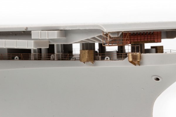 Eduard 53315 USS Midway CV-41 part 2 TRUMPETER 1/350