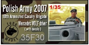 Toro 35F30 10 Brygada Kawalerii Pancernej - Kierowca Mercedesa 250GD Figurka wraz z kalkomanią 1/35