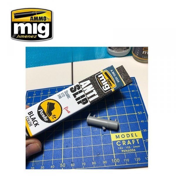 Ammo of Mig 2034 ANTI-SLIP PASTE - BLACK COLOR FOR 1/72 &amp; 1/48
