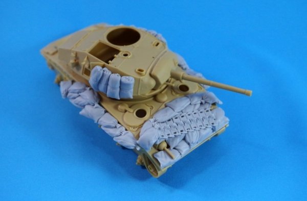 Panzer Art RE35-216 Sand armor for M24 “Chaffee” 1/35