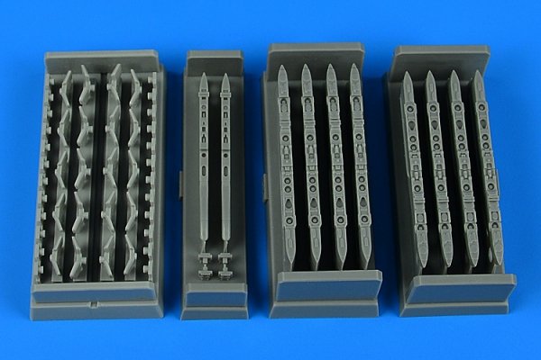 Aires 4901 Su-25 Frogfoot wing pylons - late 1/48 Zvezda
