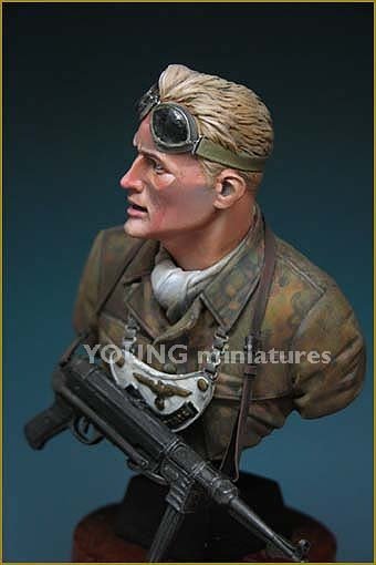 Young Miniatures YM1801 Feldgendarmerie 1/10