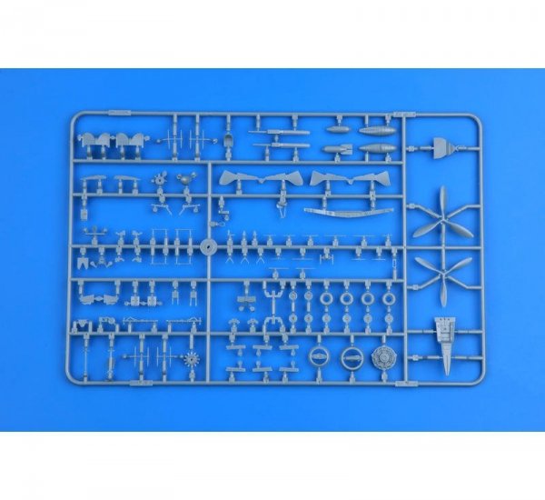 Eduard 7443 Fw 190A-8 w/ universal wings 1/72