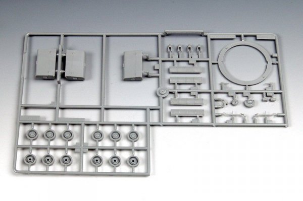Trumpeter 00312 Russia KV-2 Tank (1:35)