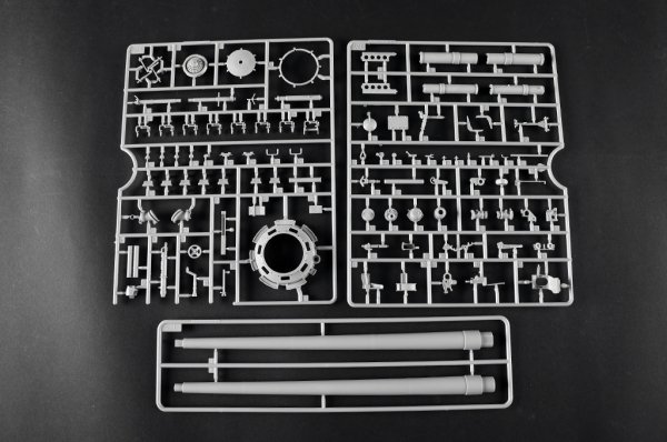 Trumpeter 00948 German Tiger II Heavy Tank - Porsche Turret Early Production 1/16
