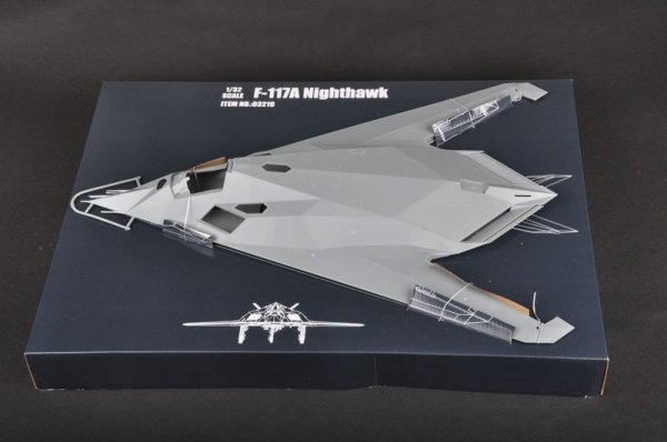 Trumpeter 03219 F-117A Nighthawk (1:32)