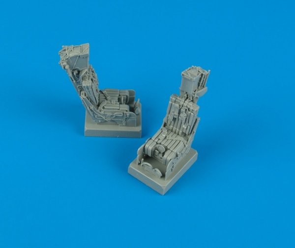 Quickboost QB32033 F-14A ejection seats with safety belts 1/32