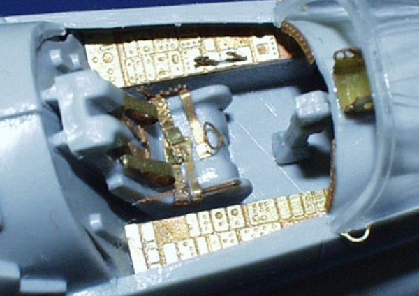 Eduard SS185 A-7E 1/72 ITALERI