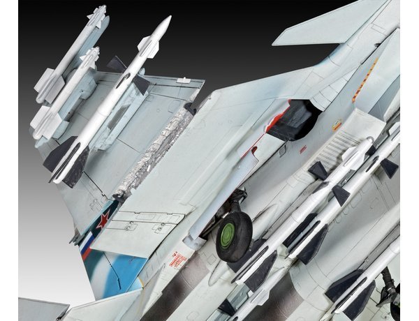 Revell 03911 Sukhoi Su-33 Navy Flanker Model Kit 1:72