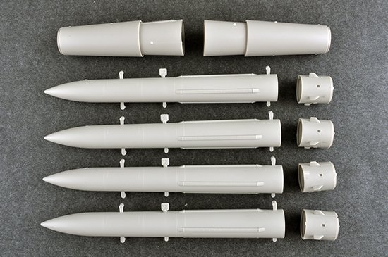 Trumpeter 09521 Russian S-300V 9A85 SAM 1/35