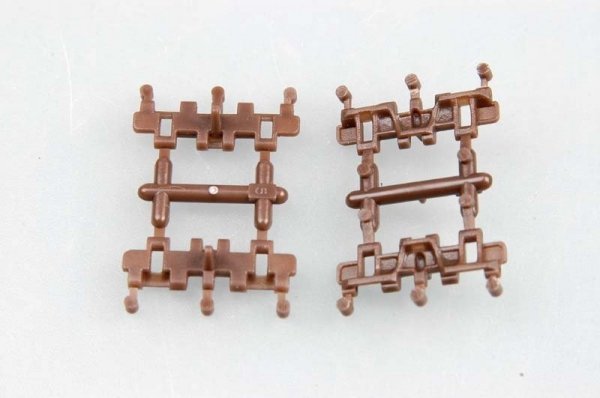 Trumpeter 02042 Russian 650mm steel track for Russian KV/JS tank (1:35)