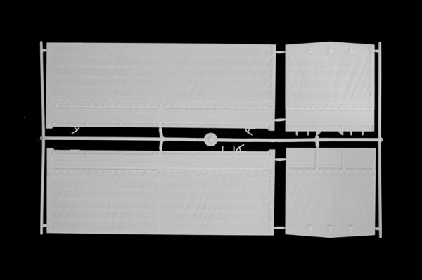 Italeri 90762 Scania 142H 6x2 Canvas 1/24