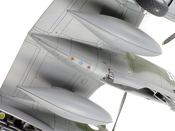 Tamiya 25199 Lockheed P-38H Lightning 1/48