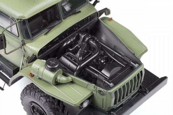 Zvezda 3655 Multiple Rocket Launcher BM-21 &quot;Grad&quot; 1/35