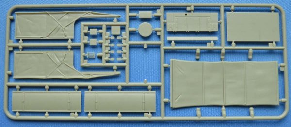 ACE 35103 0,5t Light truck 4x4 Iltis SAN w/medical mission kit 1/35